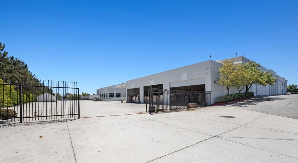 More Photos Of 6060 Business Center Ct, San Diego Distribution For Lease