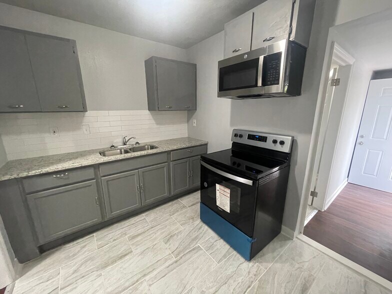 More Photos Of 619 Linwood Ave, Jacksonville Specialty For Sale