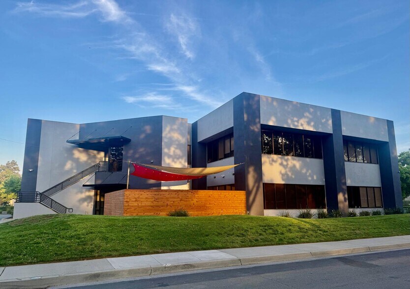 More Photos Of 1420 River Park Dr, Sacramento Office For Sale