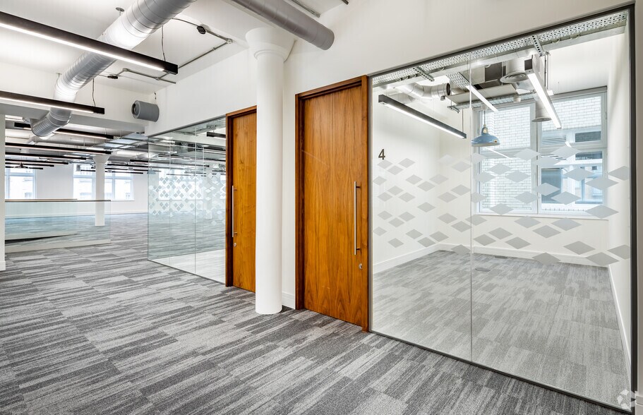 More Photos Of 56 Oxford St, Manchester Office For Lease