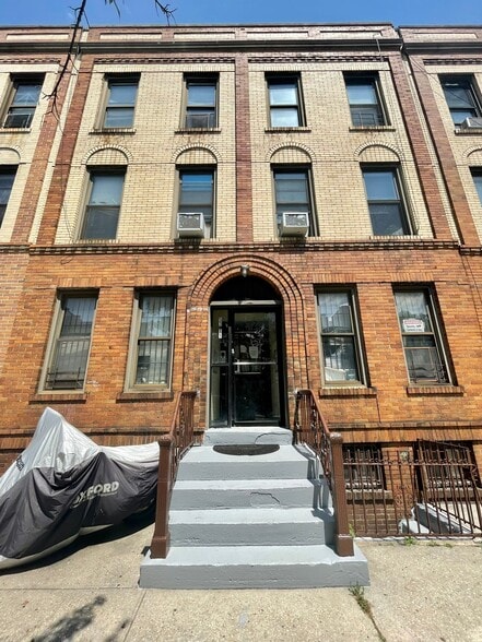 More Photos Of 53-11 Skillman Ave, Woodside Apartments For Sale