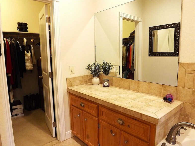 More Photos Of 4443 US 90, Alleyton Flex For Sale