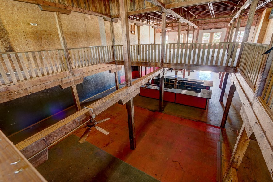 More Photos Of 324 W Oklahoma Ave, Guthrie Storefront Retail Residential For Lease