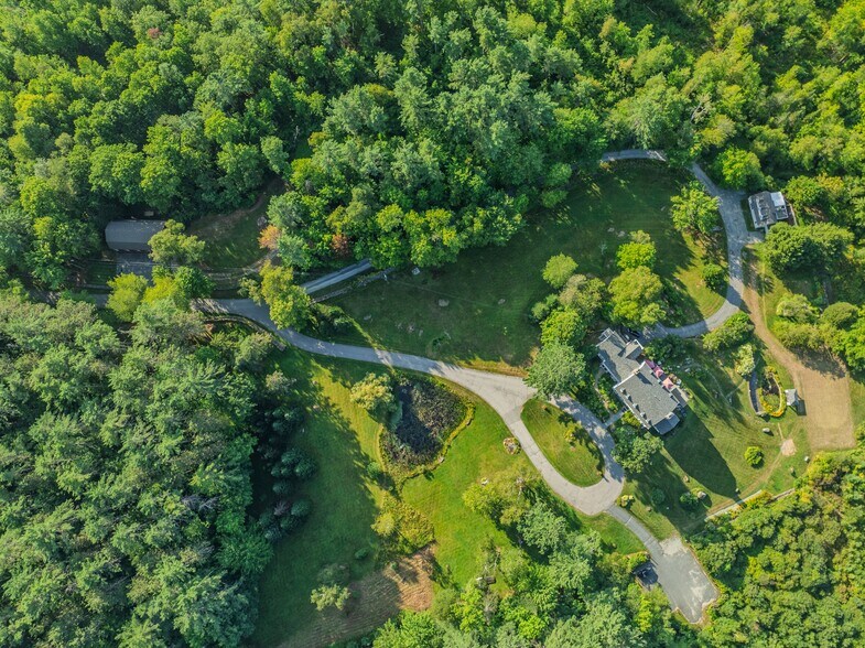 More Photos Of 80 Guider Ln, Bethlehem Hotel For Sale