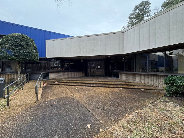 More Photos Of 524 Viking Dr, Virginia Beach Manufacturing For Lease