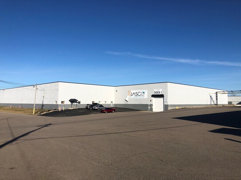 More Photos Of 7075 Dort Hwy, Grand Blanc Warehouse For Lease