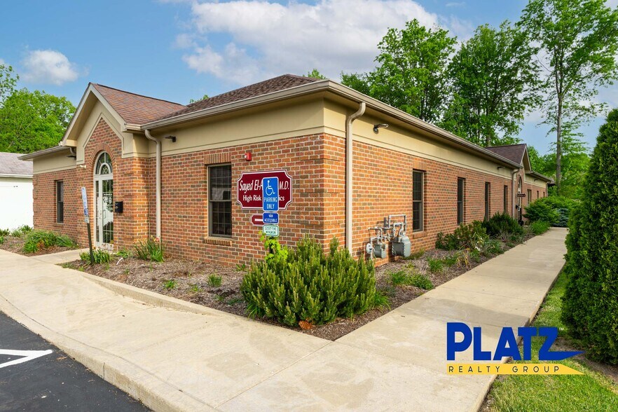 Primary Photo Of 8828 E Market St, Warren Medical For Lease