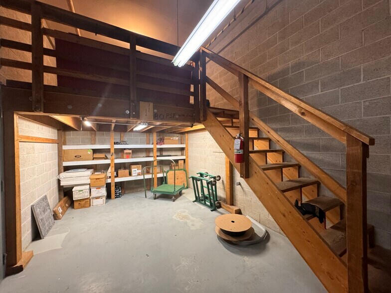 More Photos Of 4828 W Emerald St, Boise Research And Development For Lease