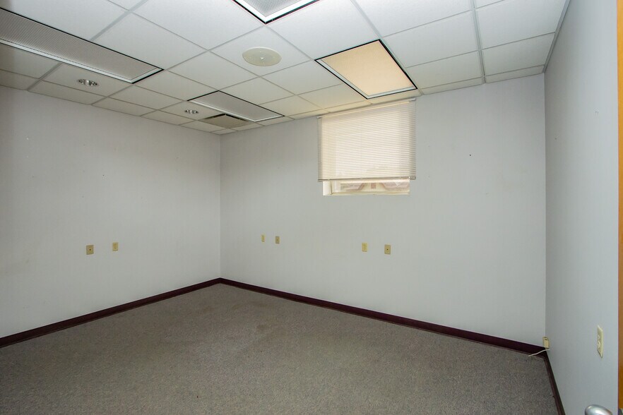 More Photos Of 201 N Jefferson St, Kittanning Medical For Sale