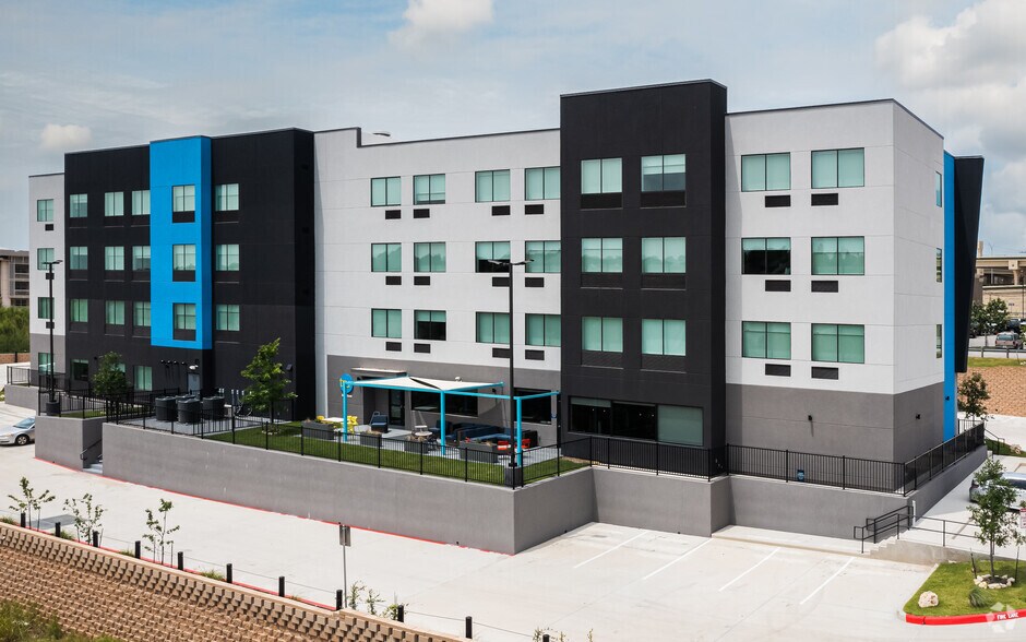 More Photos Of 2214 TPC Pky, San Antonio Hospitality For Sale