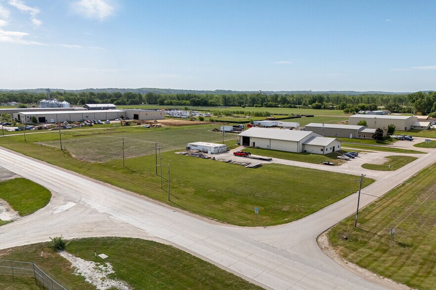 More Photos Of 801 Woodsdale Rd, Elwood Warehouse For Sale