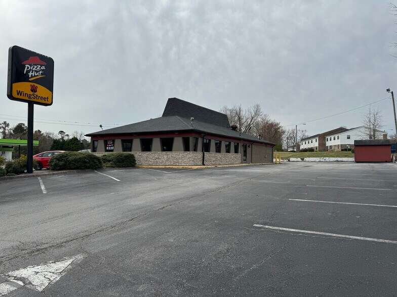More Photos Of 1301 Gum Branch Rd, Jacksonville Restaurant For Sale