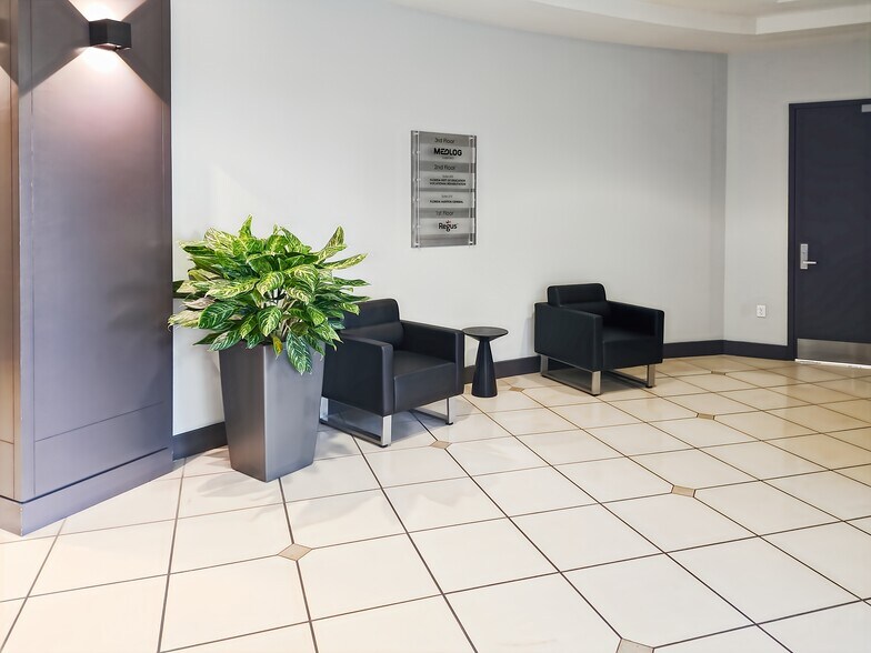 More Photos Of 330 Crossing Blvd, Orange Park Coworking Space