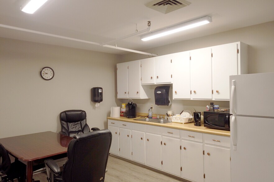 More Photos Of 699 Malenfant Blvd, Dieppe Warehouse For Lease