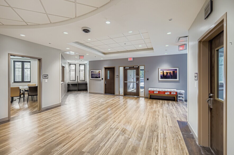 More Photos Of 40 Timberline Dr, Lemont Rehabilitation Center For Lease