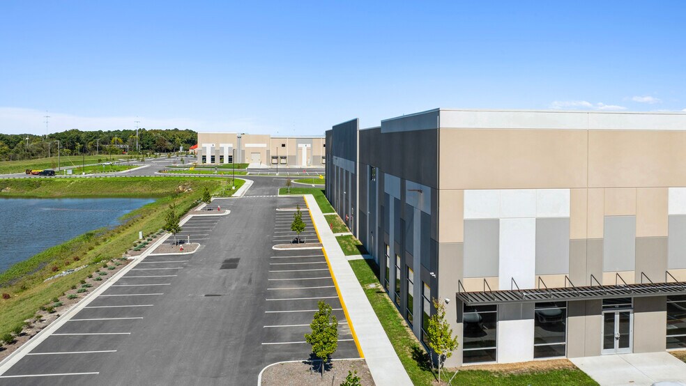 More Photos Of 30 Aberdeen Rd, Hampton Unknown For Lease