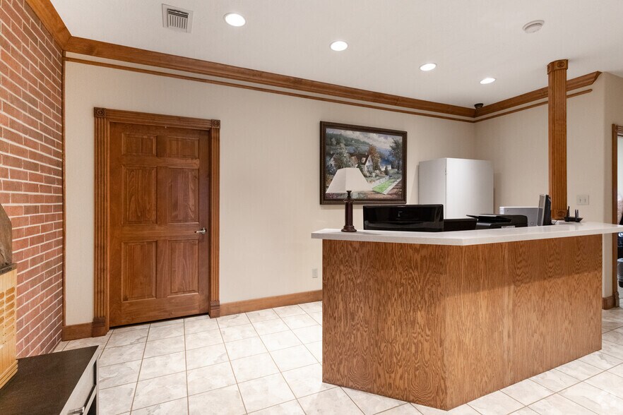 More Photos Of 14504 North Fwy, Houston Office For Lease