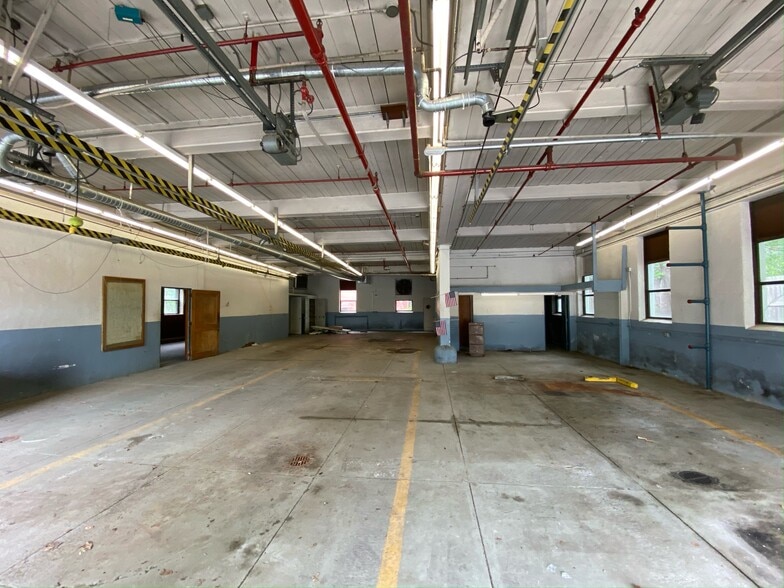 More Photos Of 15 Water St, Leicester Manufacturing For Lease