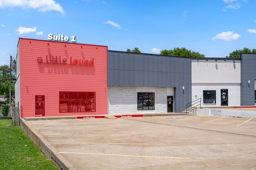 More Photos Of 1223 US-412, Siloam Springs Storefront For Lease