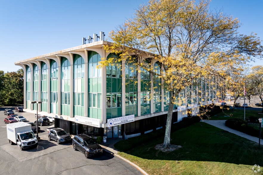 More Photos Of 6080 Jericho Tpke, Commack Office For Lease