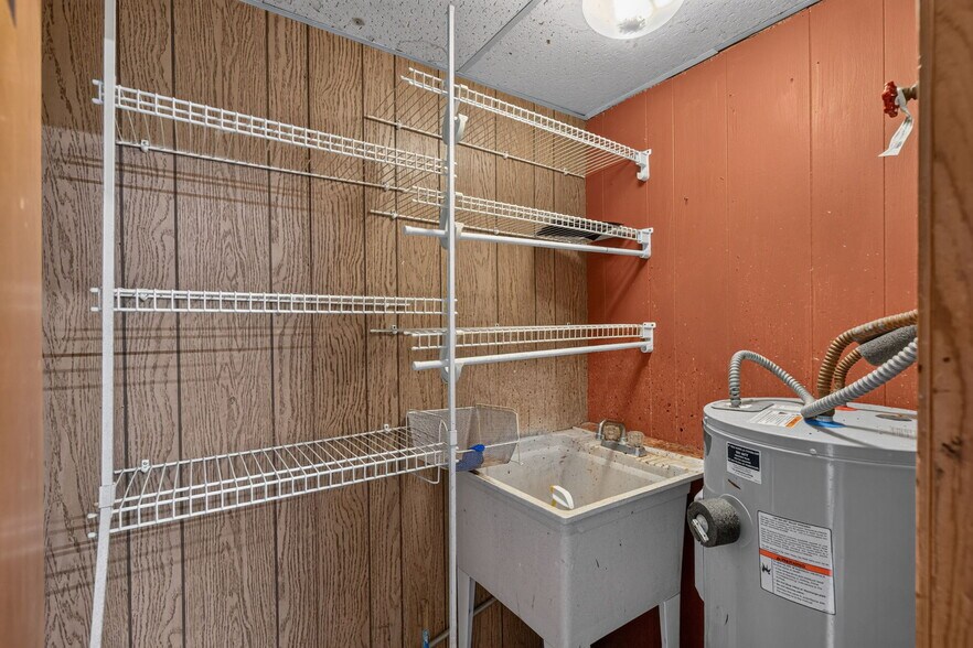 More Photos Of 308 S Main St, Burnet General Retail For Sale