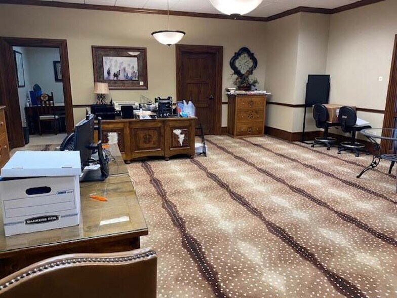 More Photos Of 14020 Highway 3, Webster Unknown For Lease