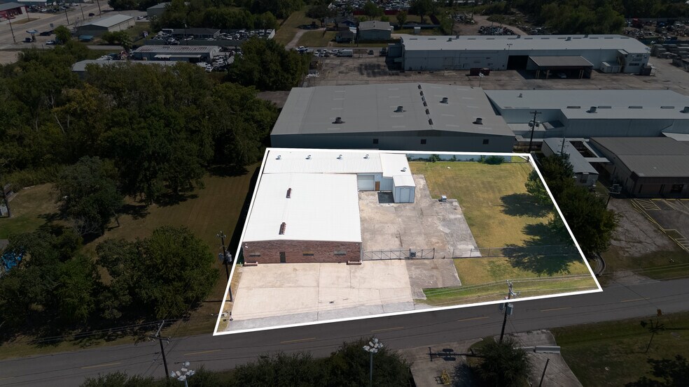 More Photos Of 14826 Yarberry St, Houston Warehouse For Sale