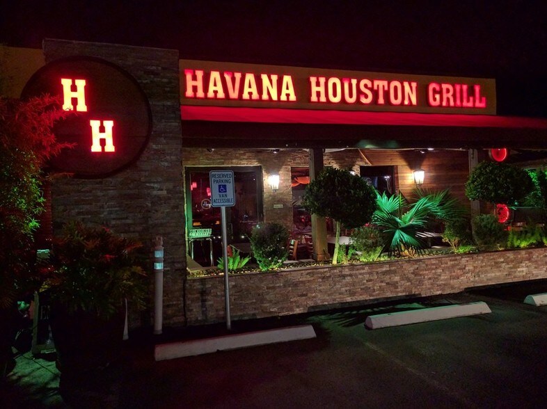 More Photos Of 14543 Memorial Dr, Houston Restaurant For Lease