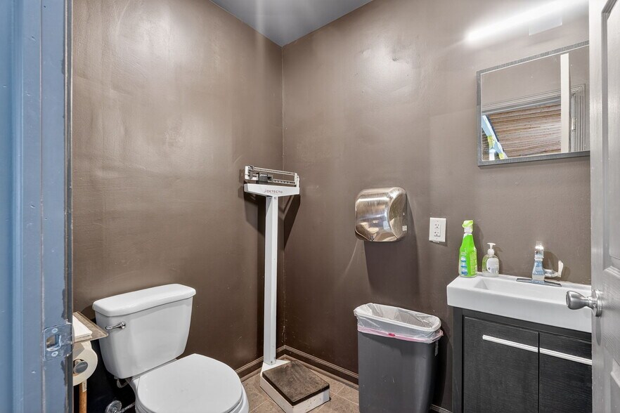 More Photos Of 1628 E Bates St, Indianapolis Warehouse For Sale