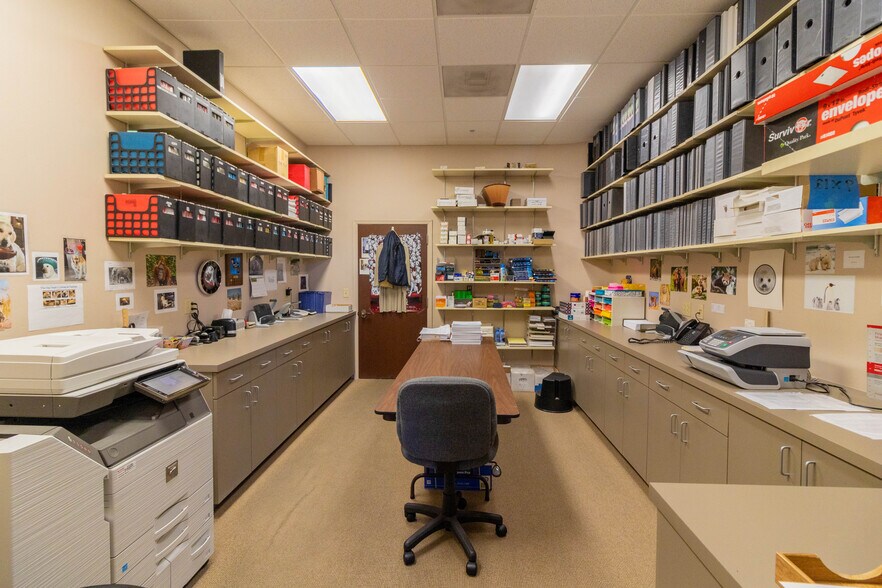 More Photos Of 1795 E Skyline Dr, Tucson Office For Lease