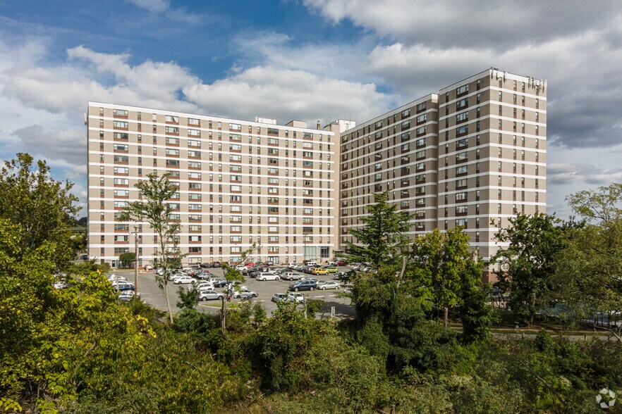 More Photos Of 4600 Duke St, Alexandria Apartments For Sale