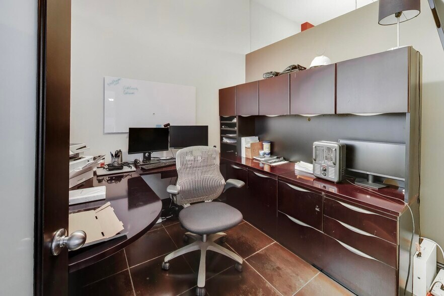 More Photos Of 1636 N Bosworth Ave, Chicago Apartments For Sale