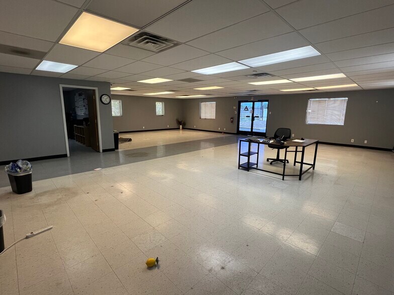 More Photos Of 3930 S US Highway 85 87, Colorado Springs Showroom For Sale