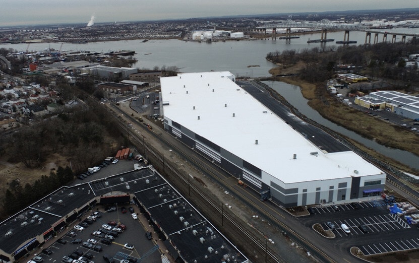 More Photos Of 1 Nassau Pl, Staten Island Warehouse For Lease