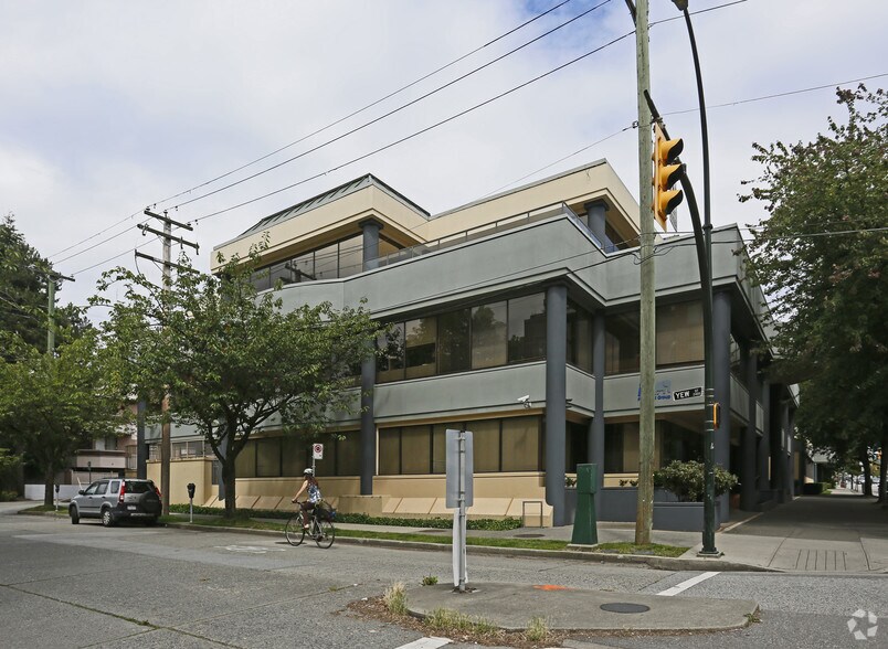 More Photos Of 2165 W Broadway, Vancouver Office For Lease