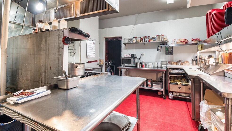 More Photos Of 4342-4348 Washington, Hooven Restaurant For Sale