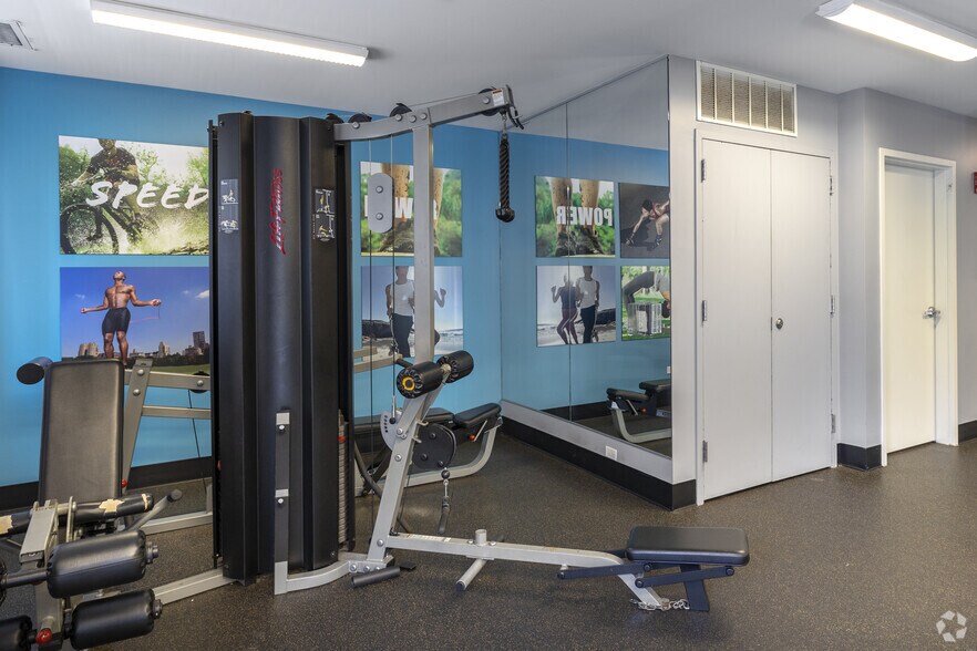 More Photos Of 6448-6464 N Sheridan Rd, Chicago Apartments For Lease