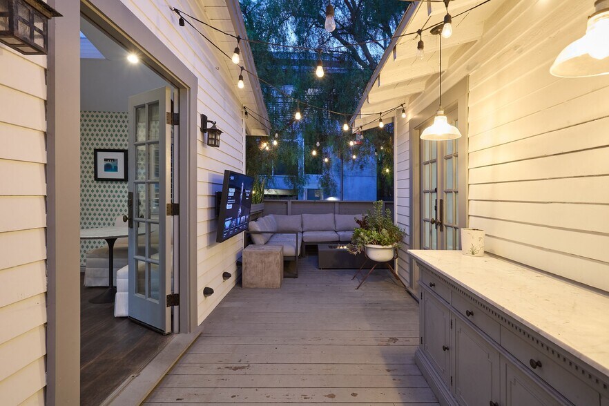 More Photos Of 2329 Ocean Ave, Venice Multifamily For Sale