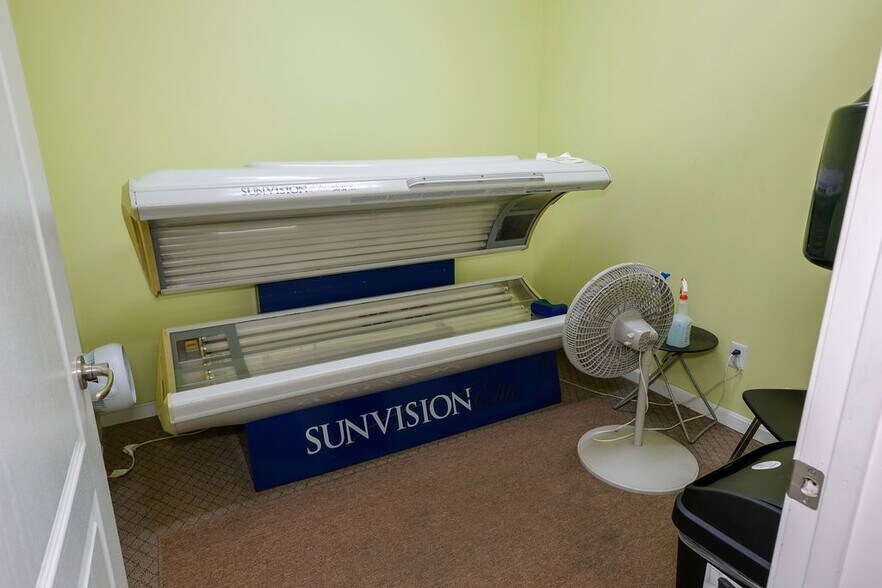 More Photos Of 800 Bel Vista Dr, Springfield General Retail For Sale