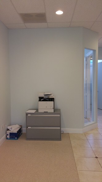 More Photos Of 1935 Commerce Ln, Jupiter Office For Lease