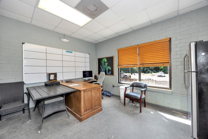 More Photos Of 363 Old Larkinsville Rd, Scottsboro Warehouse For Sale