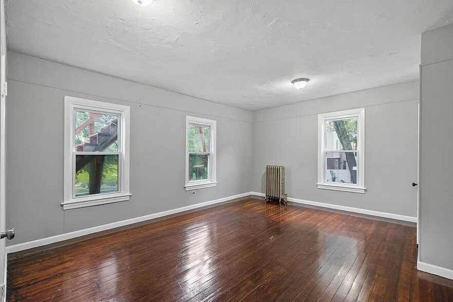 More Photos Of 113 Spruce St, Leominster Apartments For Sale
