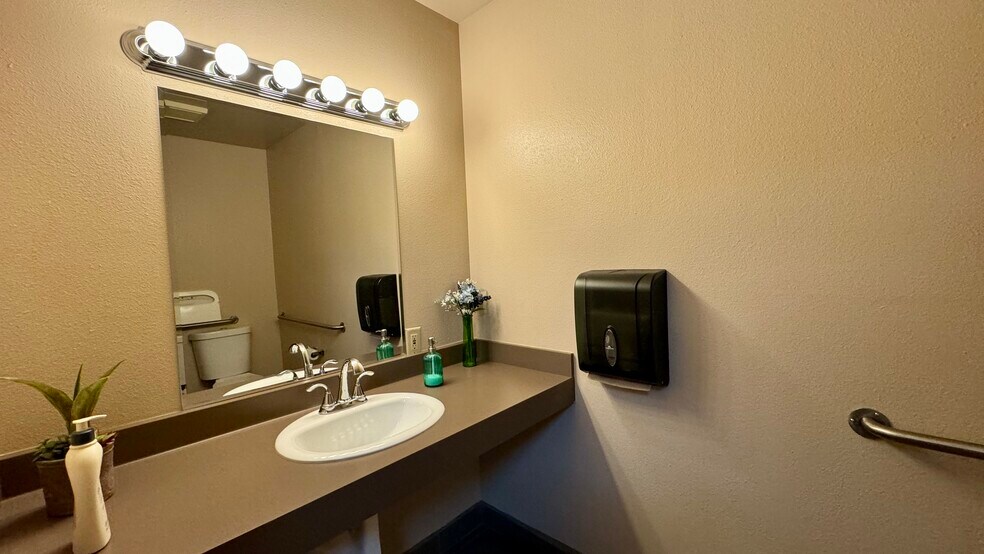 More Photos Of 141 Spring St, Claremont Office Residential For Lease