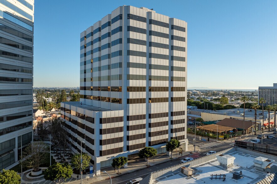 More Photos Of 12424 Wilshire Blvd, Los Angeles Office For Lease