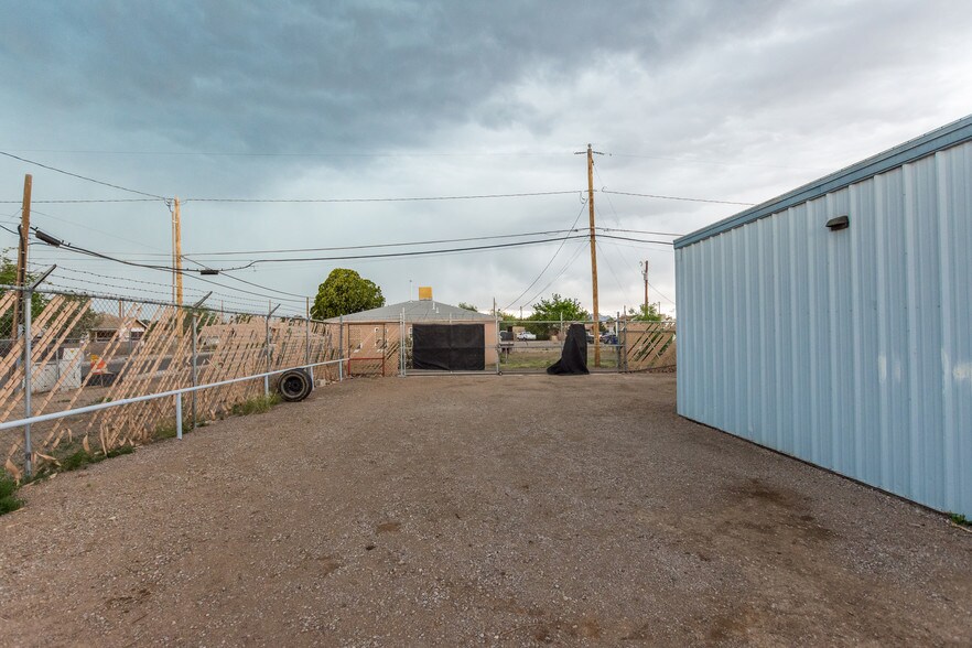 More Photos Of 848 W Hadley Ave, Las Cruces Light Manufacturing For Lease