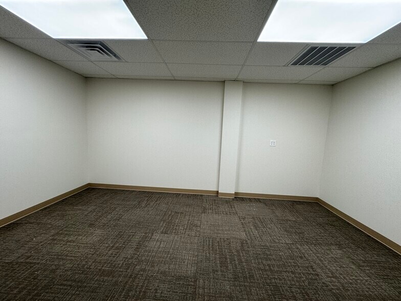 More Photos Of 3801 N Interstate 35, Denton Storefront Retail Office For Lease