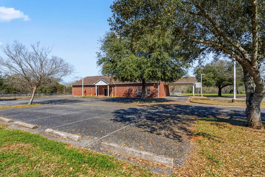 More Photos Of 2828 Harvest Rd, Jay Religious Facility For Sale