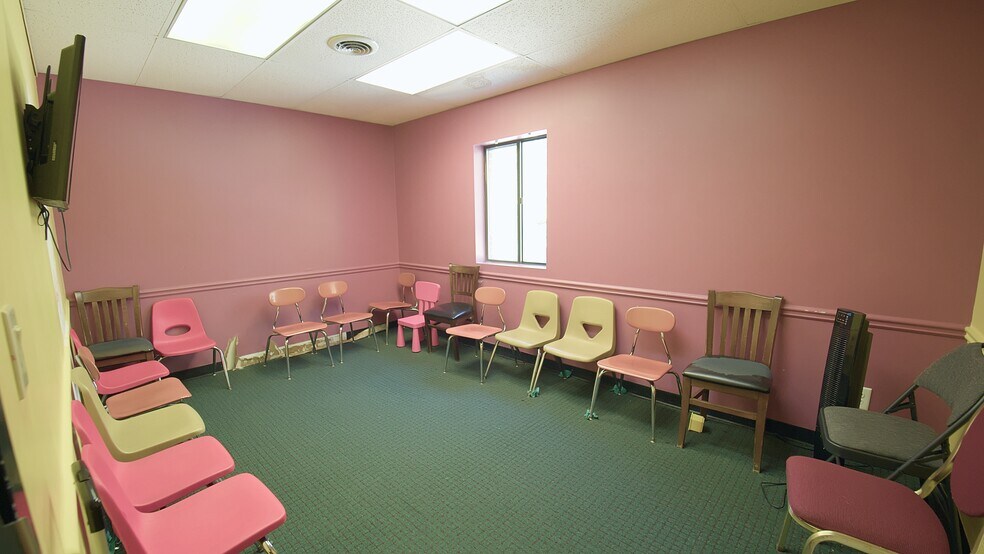 More Photos Of 3299 Northcrest Rd, Atlanta Office For Sale
