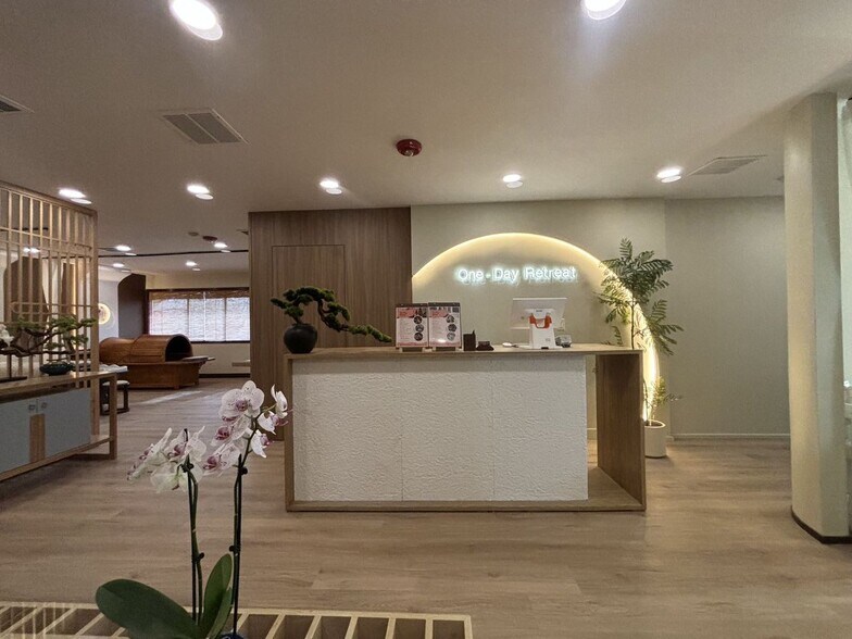 More Photos Of 16455 NE 85th St, Redmond Medical For Sale