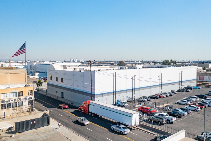 More Photos Of 3268 E Vernon Ave, Vernon Refrigeration Cold Storage For Lease